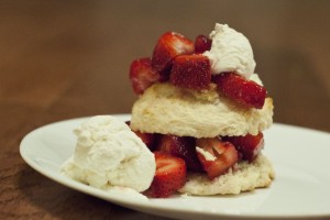 arkansas strawberries, strawberry shortcakes, easy strawberry shortcakes, bisquick recipe, truvia recipe, stevia recipe, easy dessert, recipe, cooking, food, taste arkansas