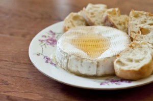 appetizer, baked brie, easy appetizer, easy baked brie, june dairy month, dairy, cheese, cheese recipe, brie recipe, easy brie recipe, easy dairy recipe, easy cheese appetizer, taste arkansas, food, cooking, recipes