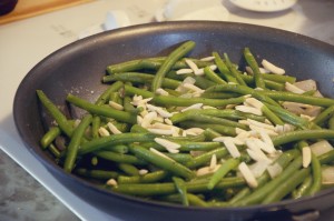 thanksgivingfancygreenbeans green beans, different recipe for green beans, easy recipe, easy green bean recipe, quick green been recipe, how to eat more green vegetables, green beans, almonds, recipes, food, taste arkansas