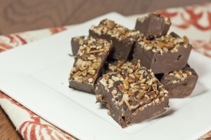 easy chocolate peanut butter fudge recipe for the holidays