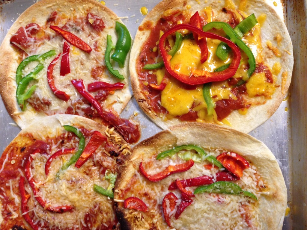 Kids lunches torilla pizzas