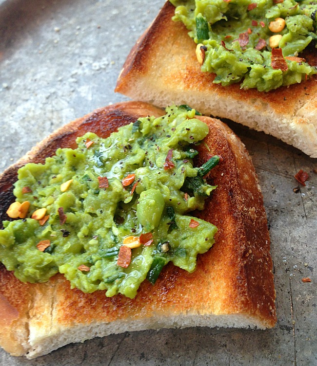 Lemony Pea Bruchetta