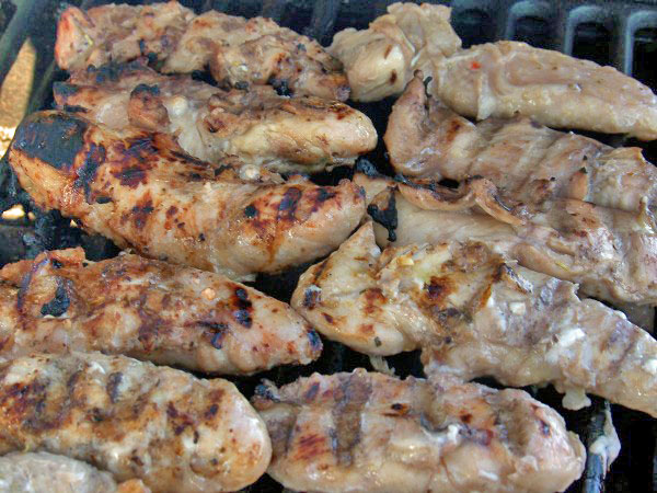 grilled-raspberry-chicken-on-grill
