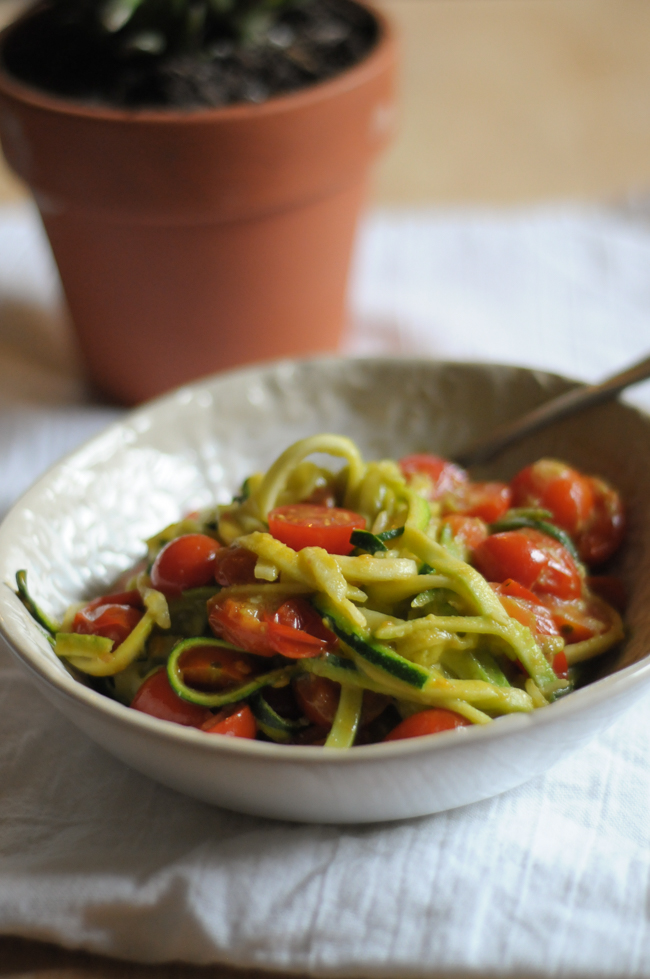 5-ingredient-zucchini-noodle-bowl-1