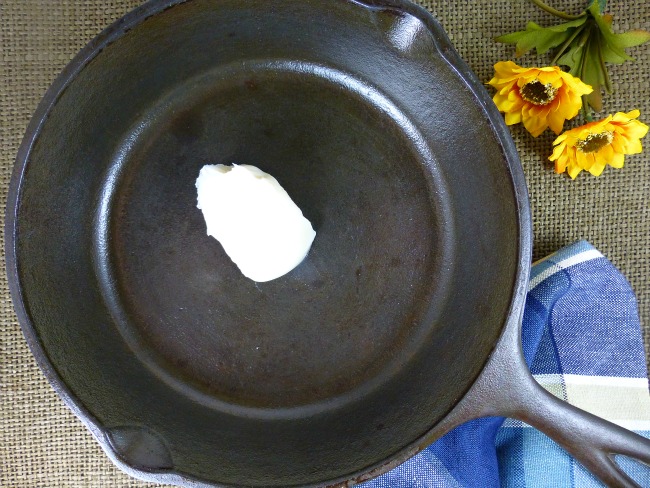 FB Fats and oils in iron skillet