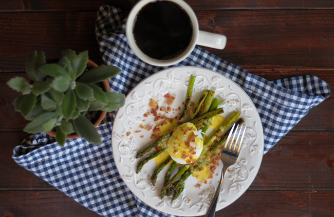 asparagus-eggs-benedict-1
