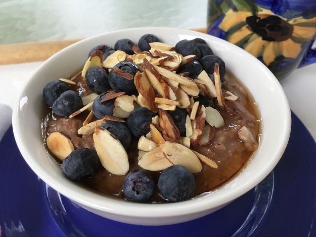 slow cooker steel cut oats with blueberries horz (1)